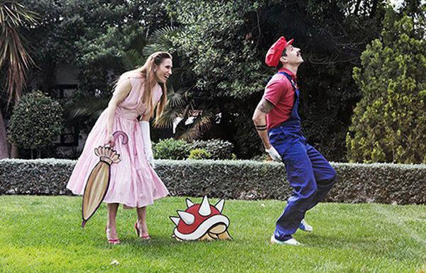 Casal comemora noivado com fotos baseadas no game Super Mario