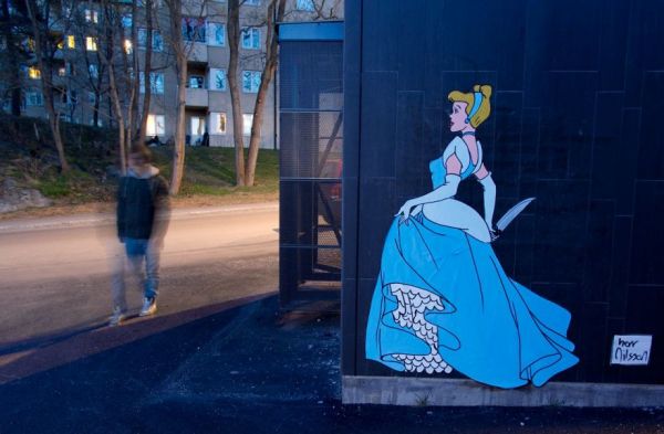 Street Art inusitado apresenta princesas da Disney armadas e prontas para atacar