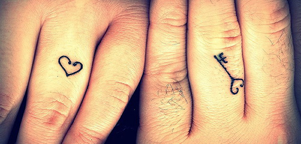 15 tatuagens superlegais simbolizando alianças de casais
