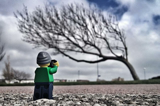 21 Fotos incríveis de um pequeno boneco de Lego fotógrafo