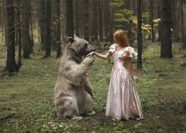 As incríveis fotos de modelos com animais reais tiradas pela fotógrafa russa Katerina Plotnikova