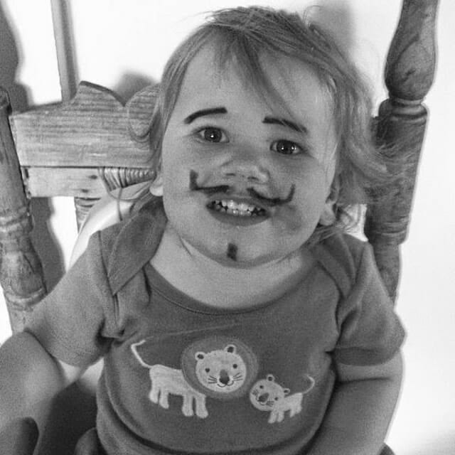 39 Fotos engraçadas de bebês com sobrancelhas pintadas