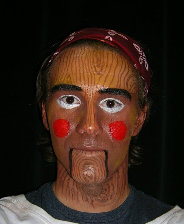 12 Maquiagens sensacionais transformam pessoas em bonecos de madeira