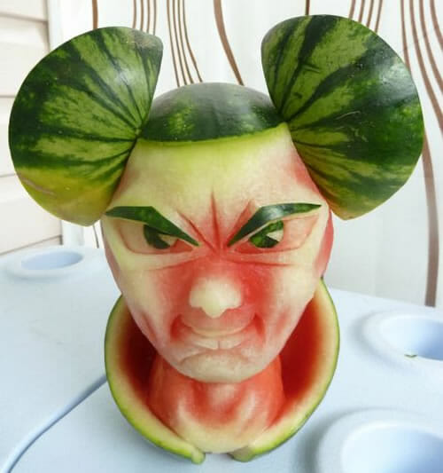 Com vocês, 14 esculturas sensacionais de melancia do artista Clive Cooper!