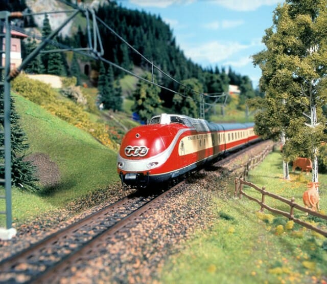 24 Imagens da maior e mais incrível miniatura de estrada de ferro do mundo