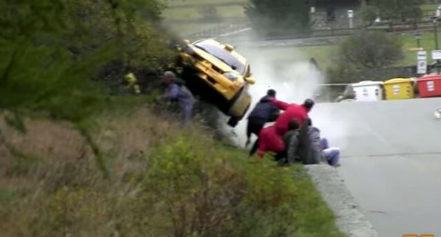 Vídeo viral: Espectadores escapam da morte por pouco em corrida de Rally na Itália