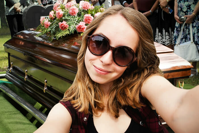 funeral selfie