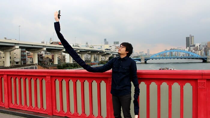 Japonês inventa o 'pau de selfie' mais esquisito e legal que existe!