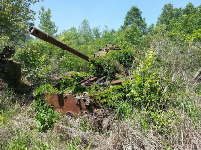 tanques-de-guerra-abandonados_22