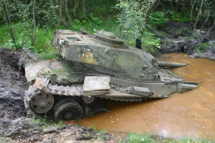 tanques-de-guerra-abandonados_6