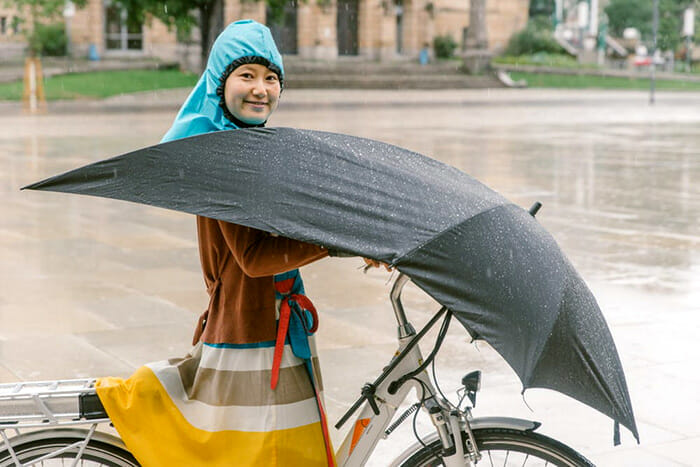 Inventaram Um Guarda-Chuva Bizarro Para Andar De Bicicleta Em Dias De Chuva