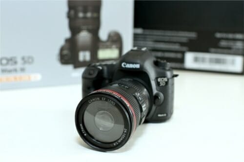 Canon Lança Pen drive em Forma de Câmera Digital